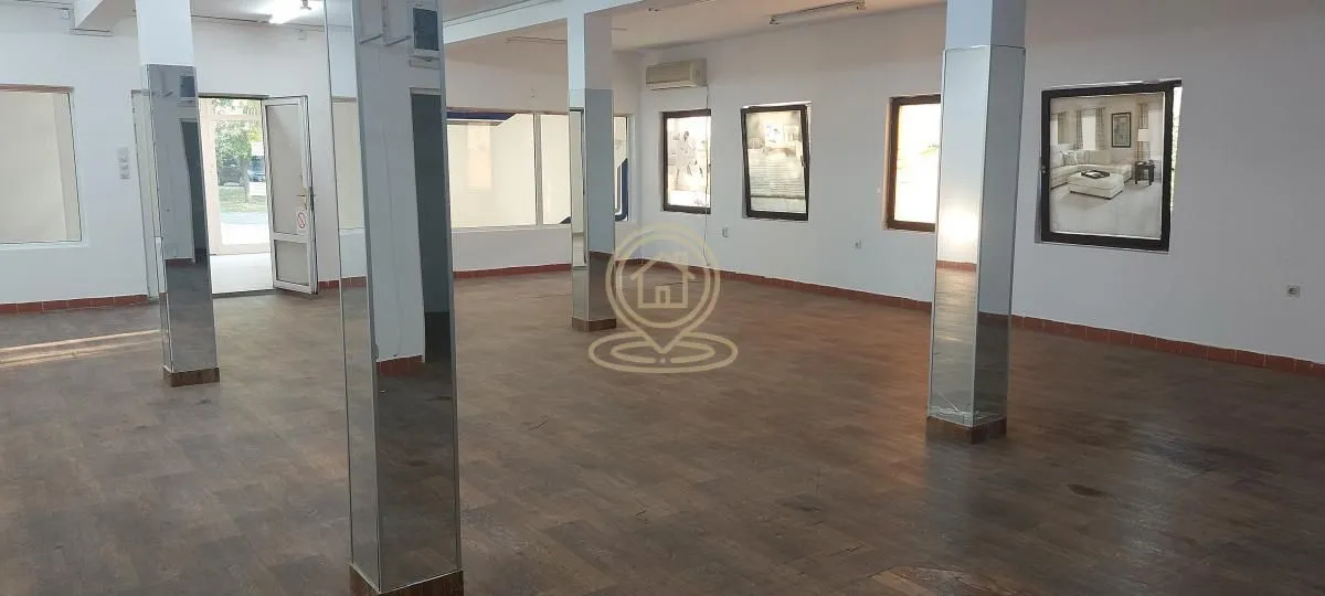 Izdavanje, poslovni prostor, 202m², Voždovac Sve Podlokacije, Beograd