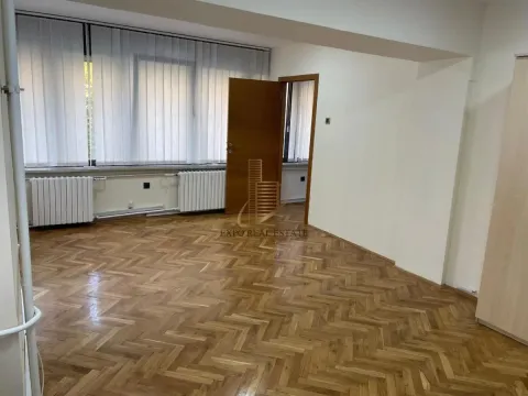 Izdavanje, poslovni prostor, 106m², Bulevar Oslobodjenja, Novi Sad Sve Podlokacije - image 4