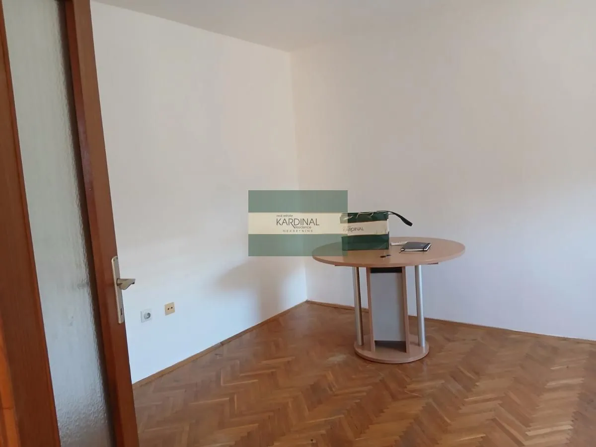 Prodaja, jednosoban stan, 44m², Centar, Jagodina