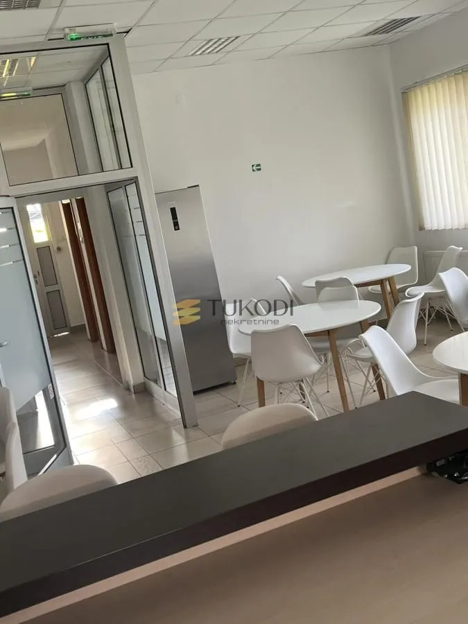 Rent, office space, 780m², Novo naselje, Novi Sad
