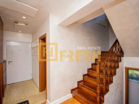 Izdavanje, kuća, 320m², Gornja Gorica, Podgorica - image 12