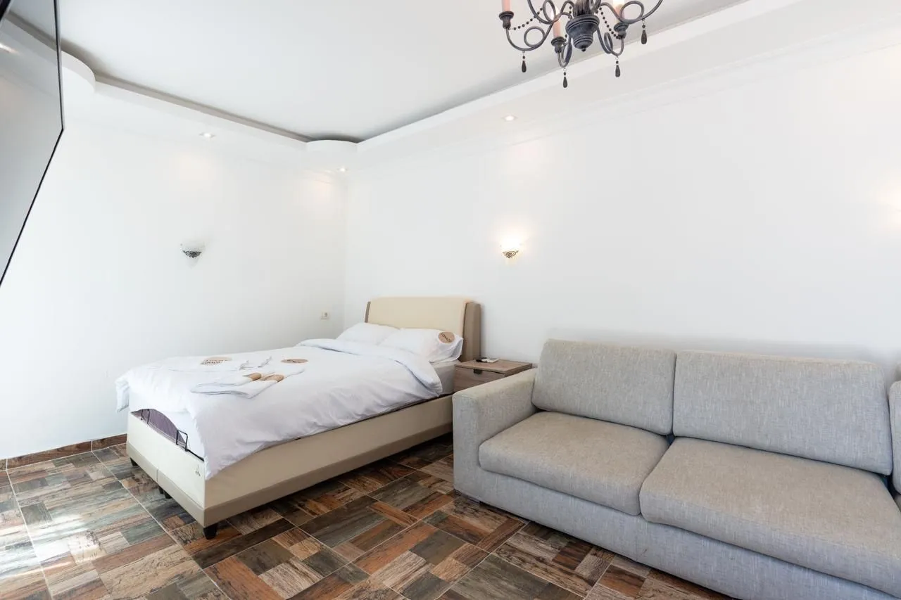 Daily-rent, three bedroom apartment, 160m², Blizikuće, Budva