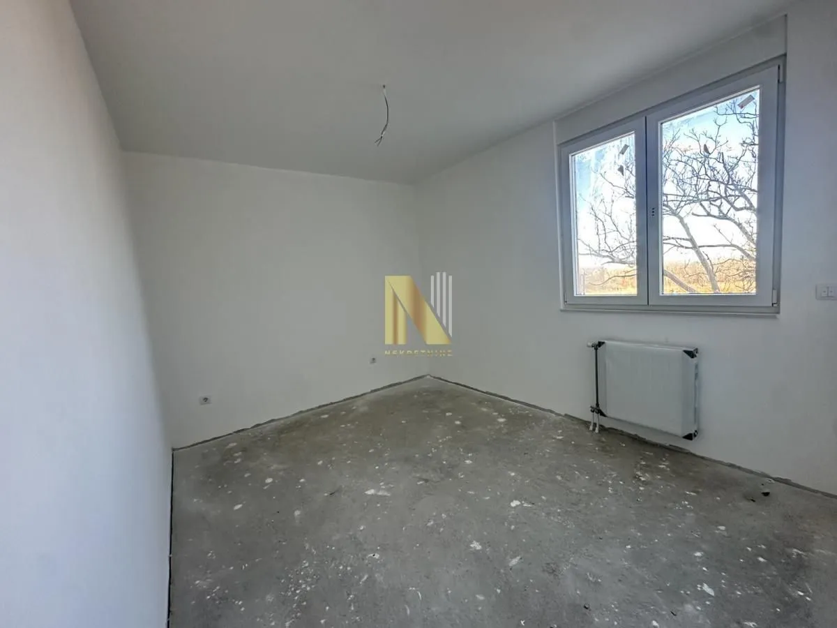 Prodaja, trosoban stan, 60m², Petrovaradin, Novi Sad