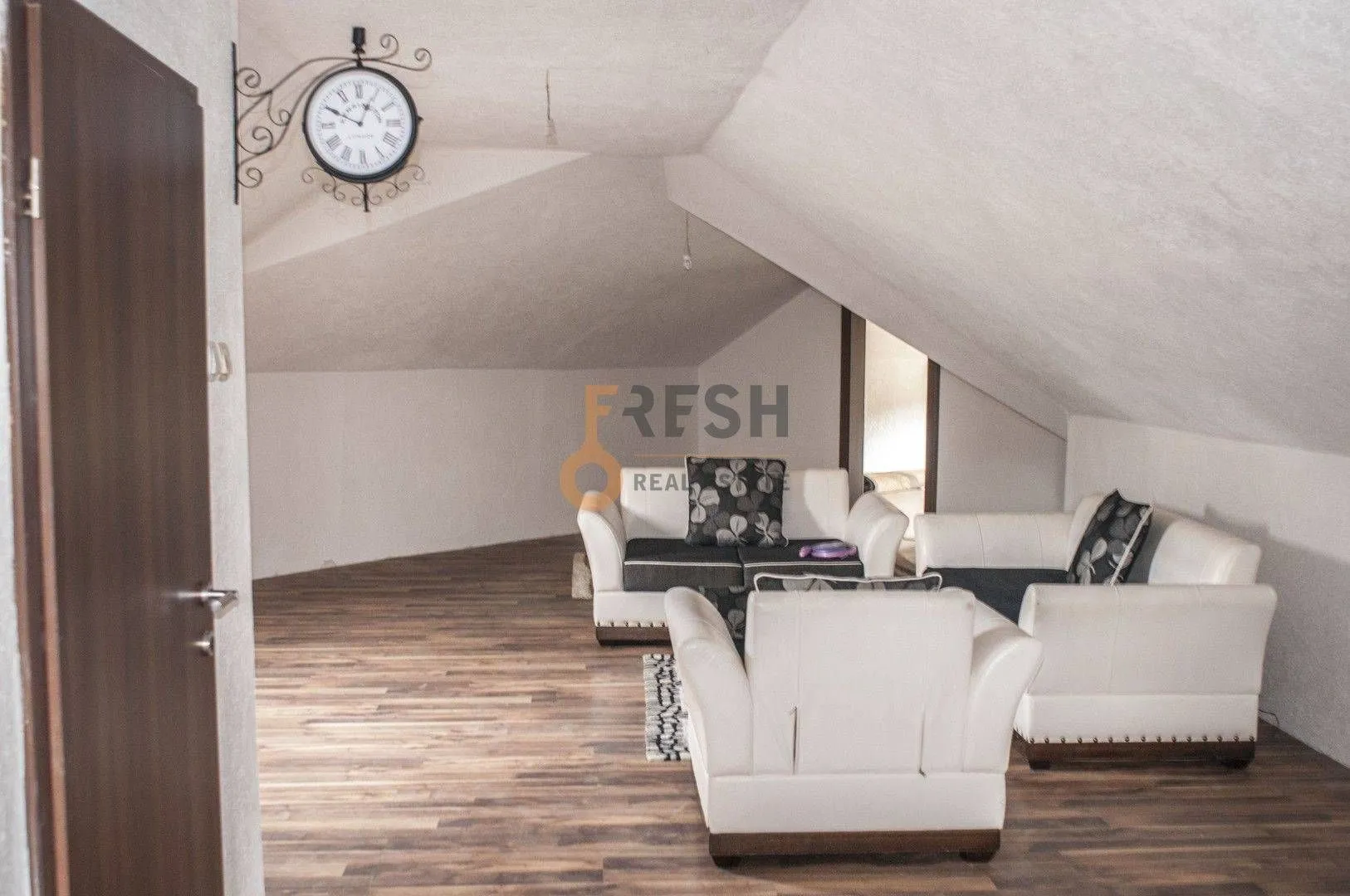 Sale, house, 400m², Ostalo, Podgorica
