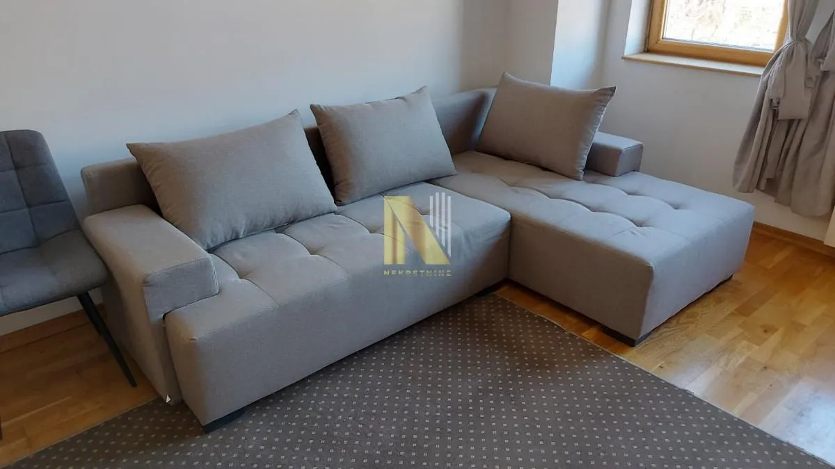 Izdavanje, garsonjera, 27m², Novi Sad, Srbija