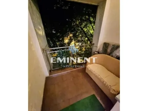 Izdavanje, trosoban stan, 87m², Stari Grad, Beograd - image 16