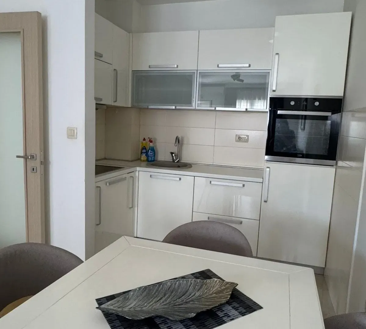 Izdavanje, jednosoban stan, 48m², City Kvart, Podgorica