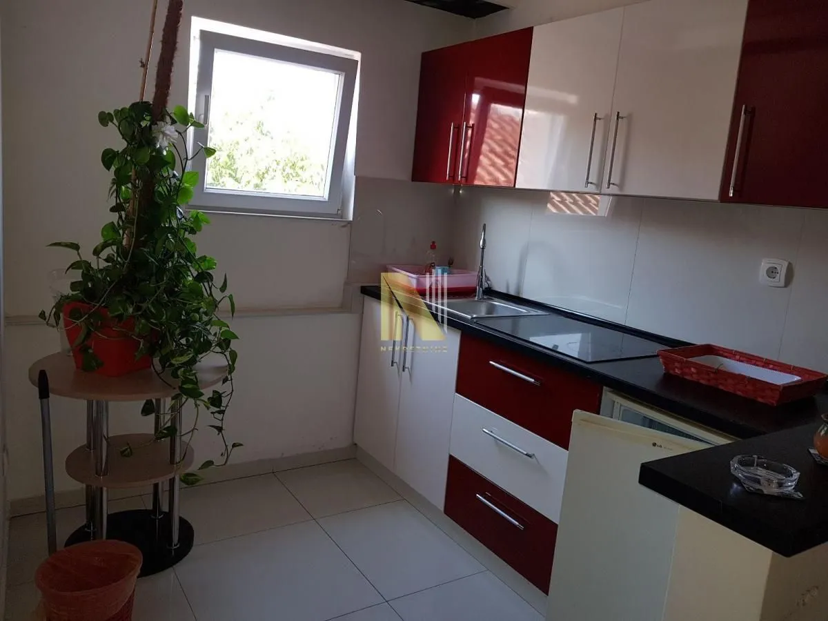 Izdavanje, trosoban stan, 60m², Petrovaradin, Novi Sad