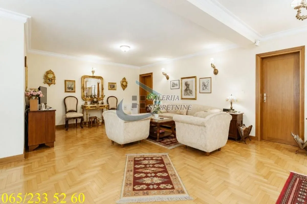 Prodaja, kuća, 300m², Dušanovac, Voždovac Sve Podlokacije