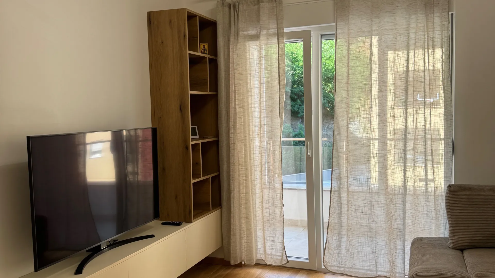 Rent, one bedroom apartment, 44m², Bečići, Budva