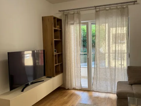 Rent, one bedroom apartment, 44m², Bečići, Budva - image 5
