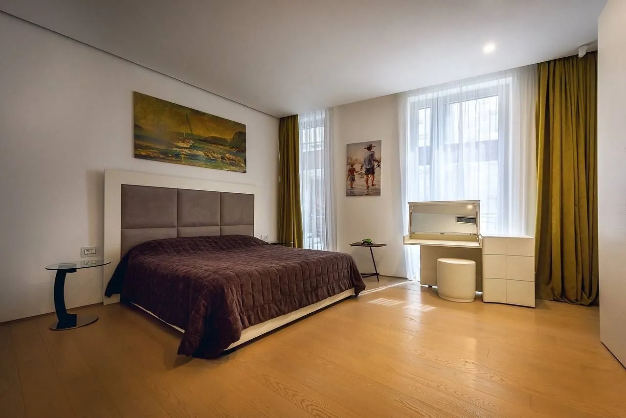 Rent, two bedroom apartment, 198m², Dukley Gardens, Budva