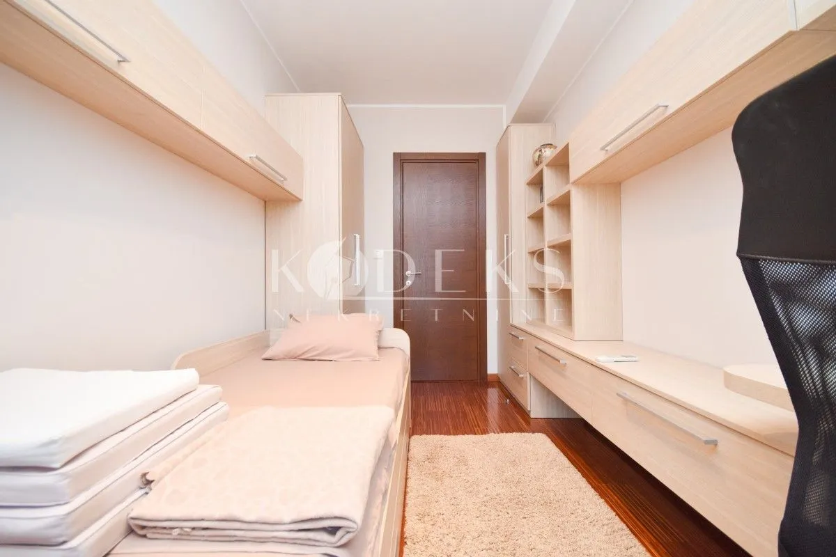 Izdavanje, dvosoban stan, 75m², Gorica C, Podgorica
