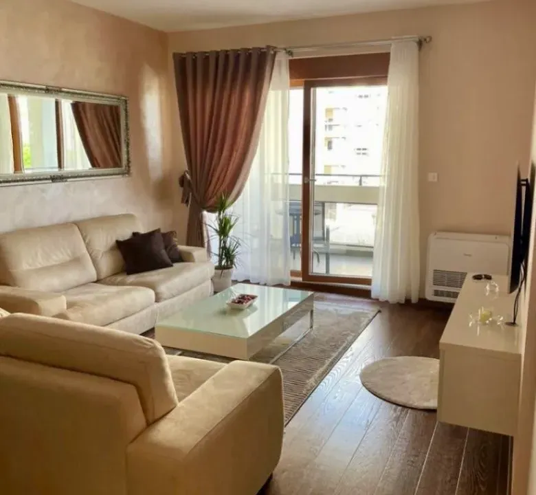Izdavanje, dvosoban stan, 70m², Master Kvart, Podgorica