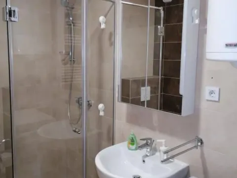 Izdavanje, jednosoban stan, 36m², Karaburma, Palilula Sve Podlokacije - image 2