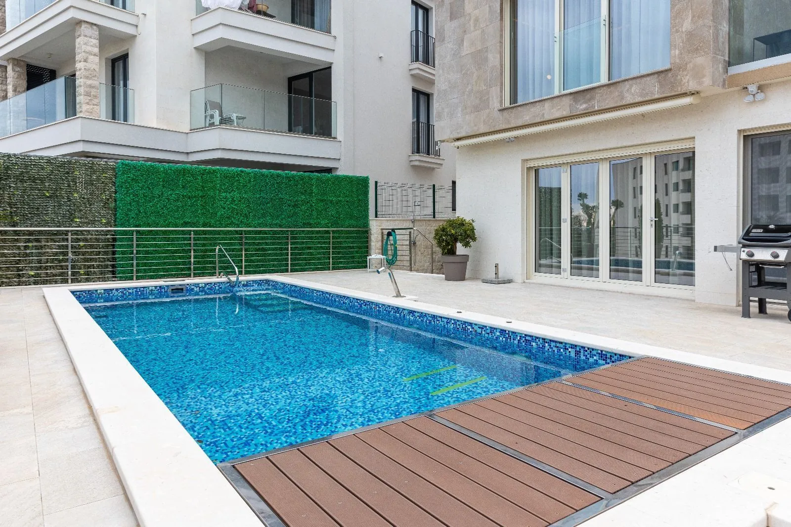 Sale, house, 400m², Bečići, Budva
