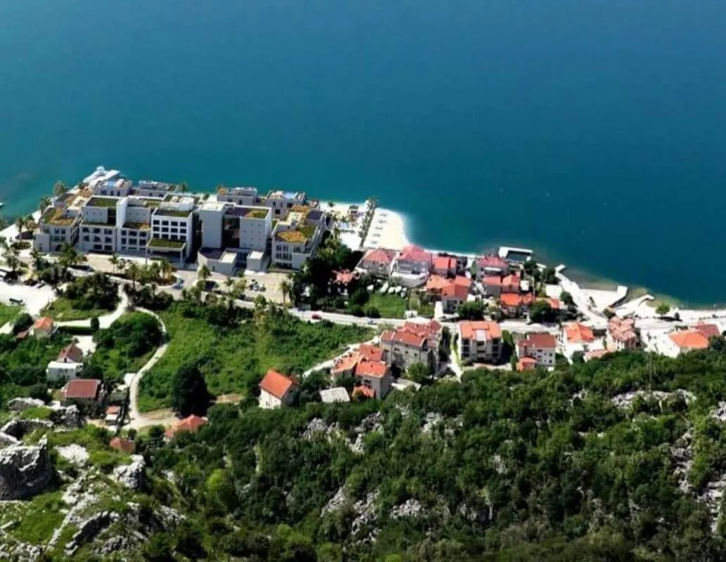Prodaja, plac, 7900m², Risan, Kotor