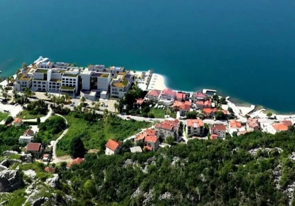 Prodaja, plac, 7900m², Risan, Kotor