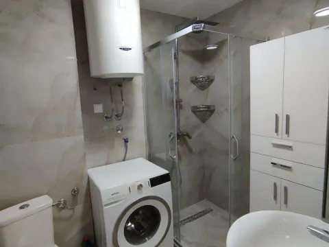 Izdavanje, stan, 74m², Blok 6, Podgorica - image 8