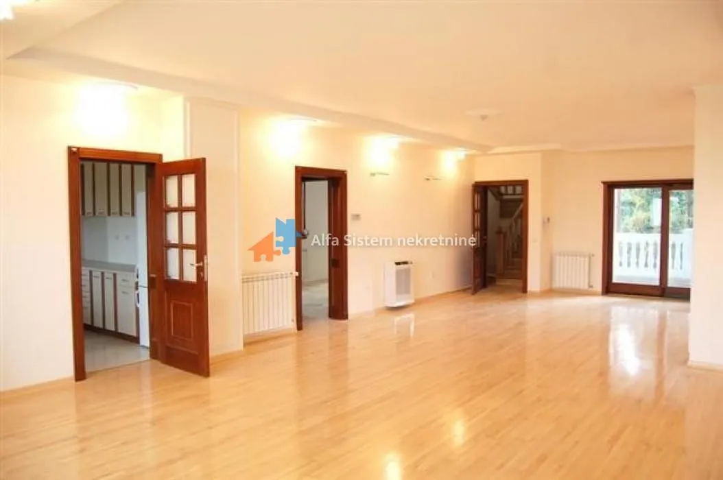 Izdavanje, stan, 300m², Savski Venac, Beograd