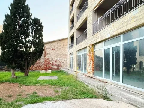 Rent, office space, 406m², Petrovac, Budva - image 20