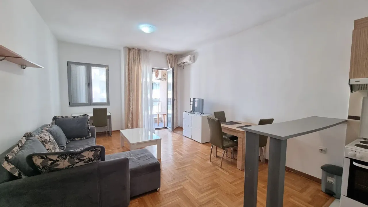 Rent, one bedroom apartment, 54m², Budva, Crna Gora