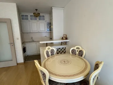 Izdavanje, jednosoban stan, 47m², City Kvart, Podgorica - image 2