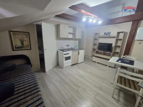 Izdavanje, jednosoban stan, 35m², Centar, Novi Sad - image 6