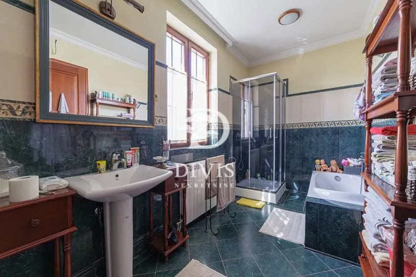 Prodaja, kuća, 377m², Trošarina, Voždovac Sve Podlokacije