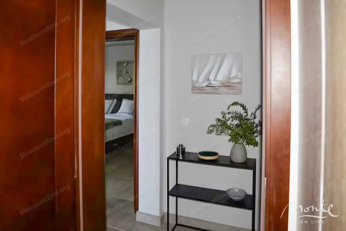 Prodaja, dvosoban stan, 110m², Donja Lastva, Tivat