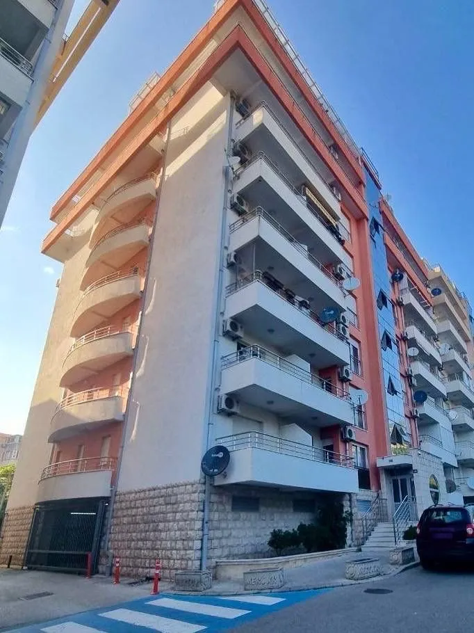 Rent, one bedroom apartment, 44m², Babilonija, Budva