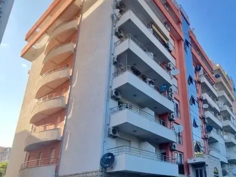 Rent, one bedroom apartment, 44m², Babilonija, Budva - image 1