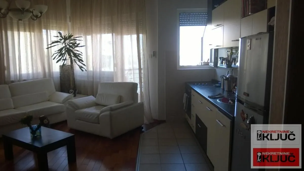 Prodaja, trosoban stan, 67m², Bulevar Evrope, Novi Sad Sve Podlokacije