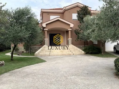 Izdavanje, kuća, 330m², Zeta, Podgorica - image 20