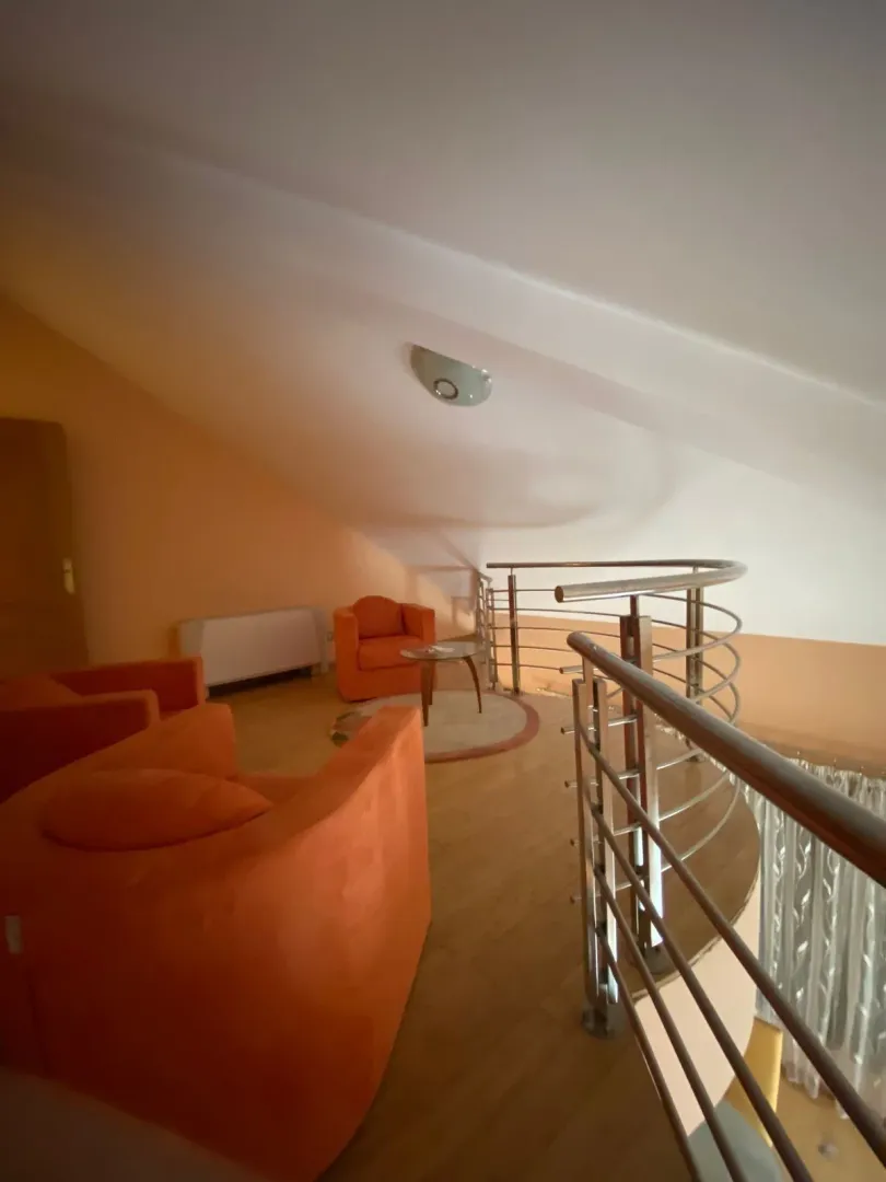 Prodaja, četvorosoban stan, 200m², Preko Morače, Podgorica
