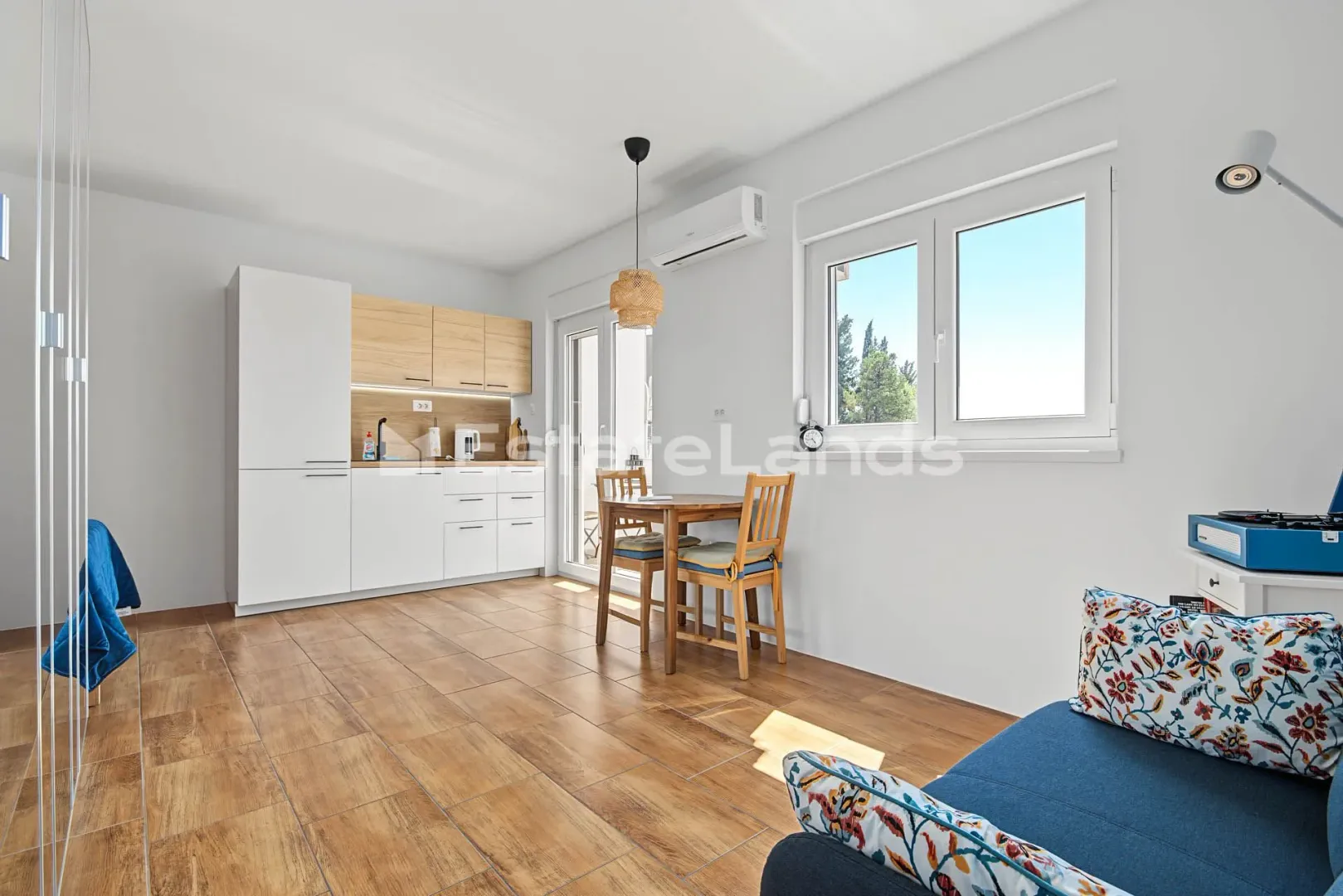 Sale, studio apartment, 27m², Tripovići, Tivat