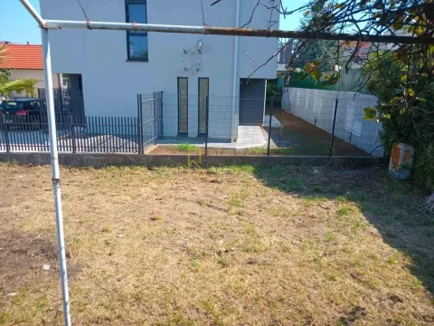 Prodaja, kuća, 232m², Tološi, Podgorica - image 8