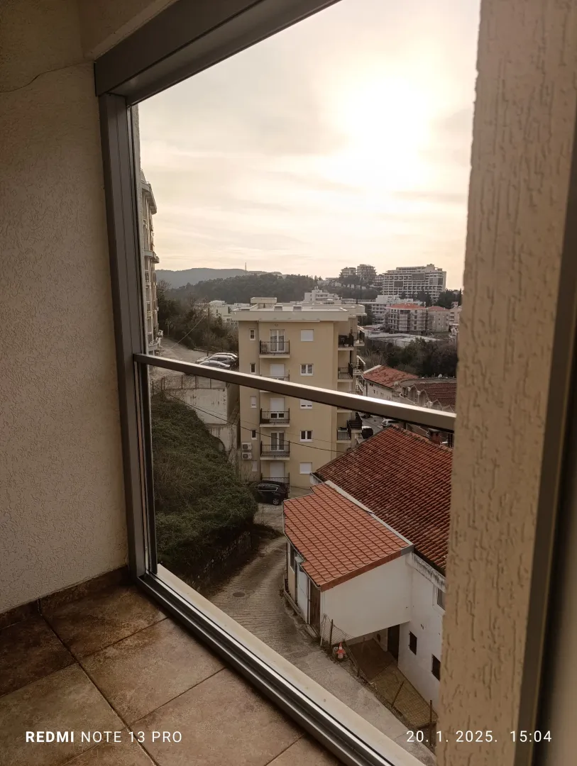 Rent, one bedroom apartment, 42m², Bečići, Budva