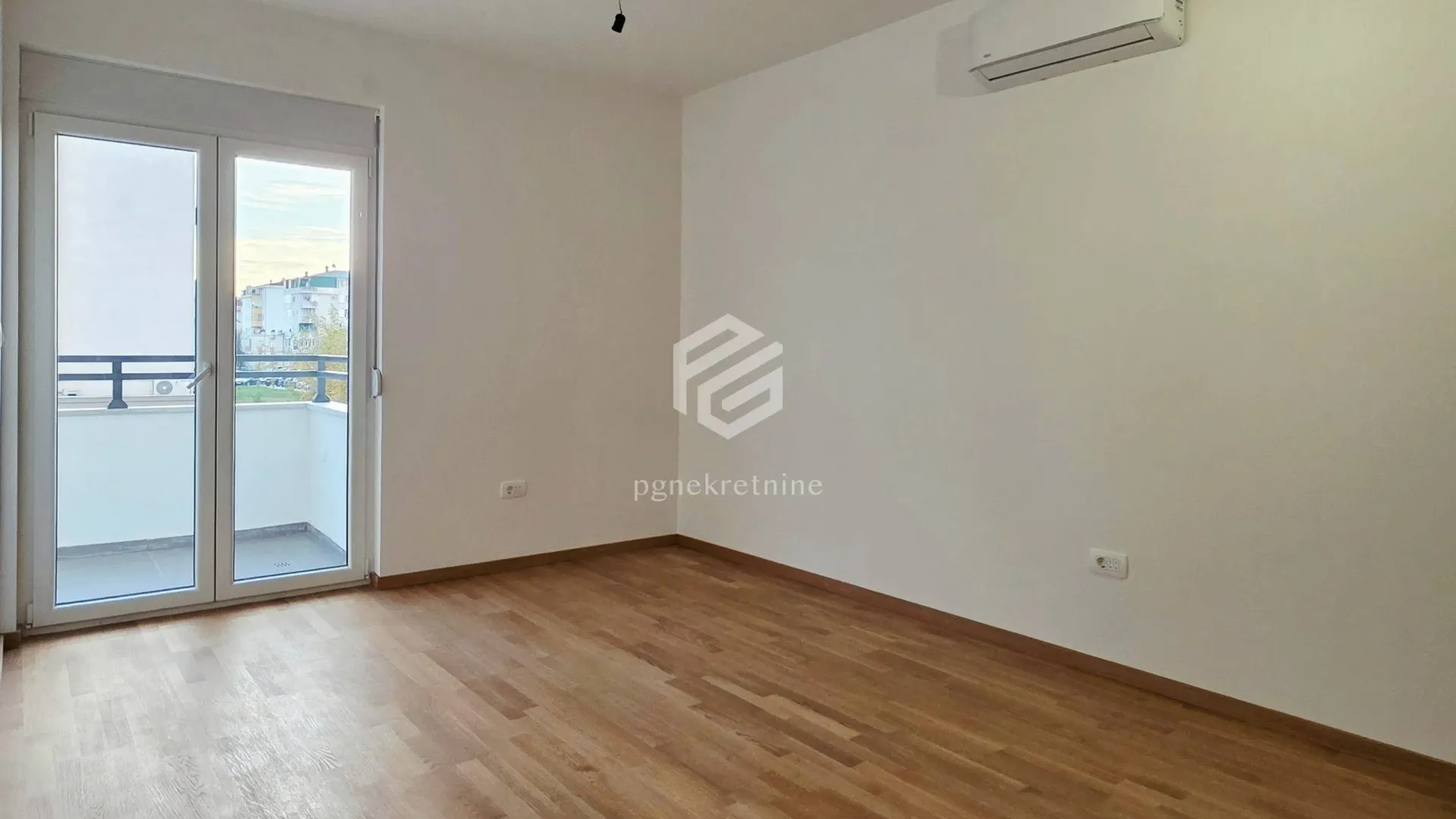 Prodaja, jednosoban stan, 45m², Pobrežje, Podgorica
