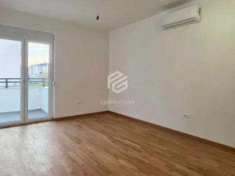 Prodaja, jednosoban stan, 45m², Pobrežje, Podgorica - image 1