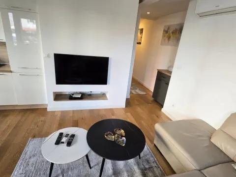 Izdavanje, jednosoban stan, 45m², Blok 9, Podgorica - image 4