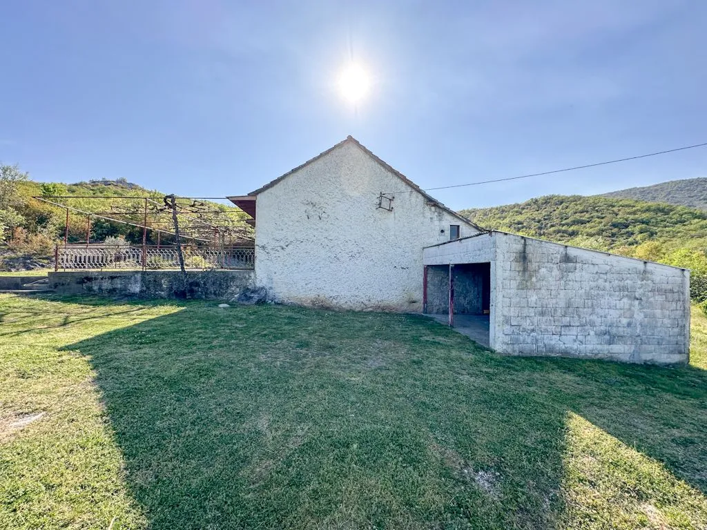 Prodaja, kuća, 168m², Beri, Podgorica