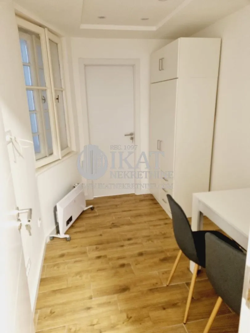 Sale, two bedroom apartment, 44m², Kalenić Pijaca, Vračar Sve Podlokacije