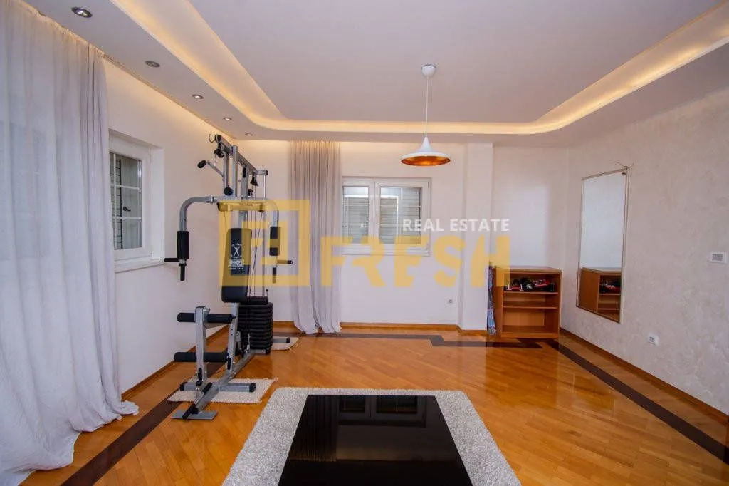 Rent, house, 320m², Gornja Gorica, Podgorica