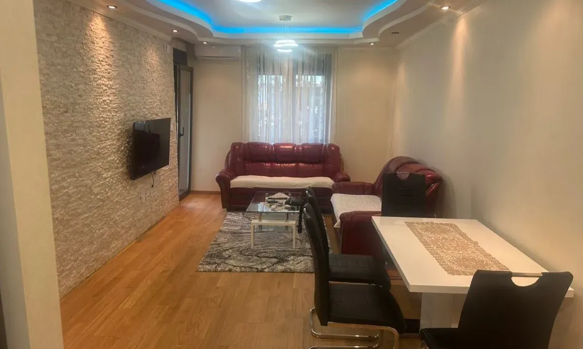 Izdavanje, jednosoban stan, 50m², City Kvart, Podgorica