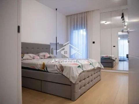 Rent, two bedroom apartment, 60m², Čubura, Beograd - image 8