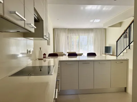 Prodaja, trosoban stan, 115m², Porto Montenegro, Tivat - image 2