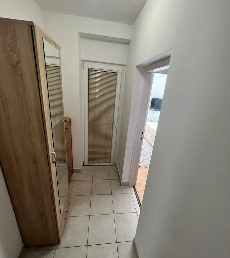 Izdavanje, jednosoban stan, 35m², Stari Aerodrom, Podgorica