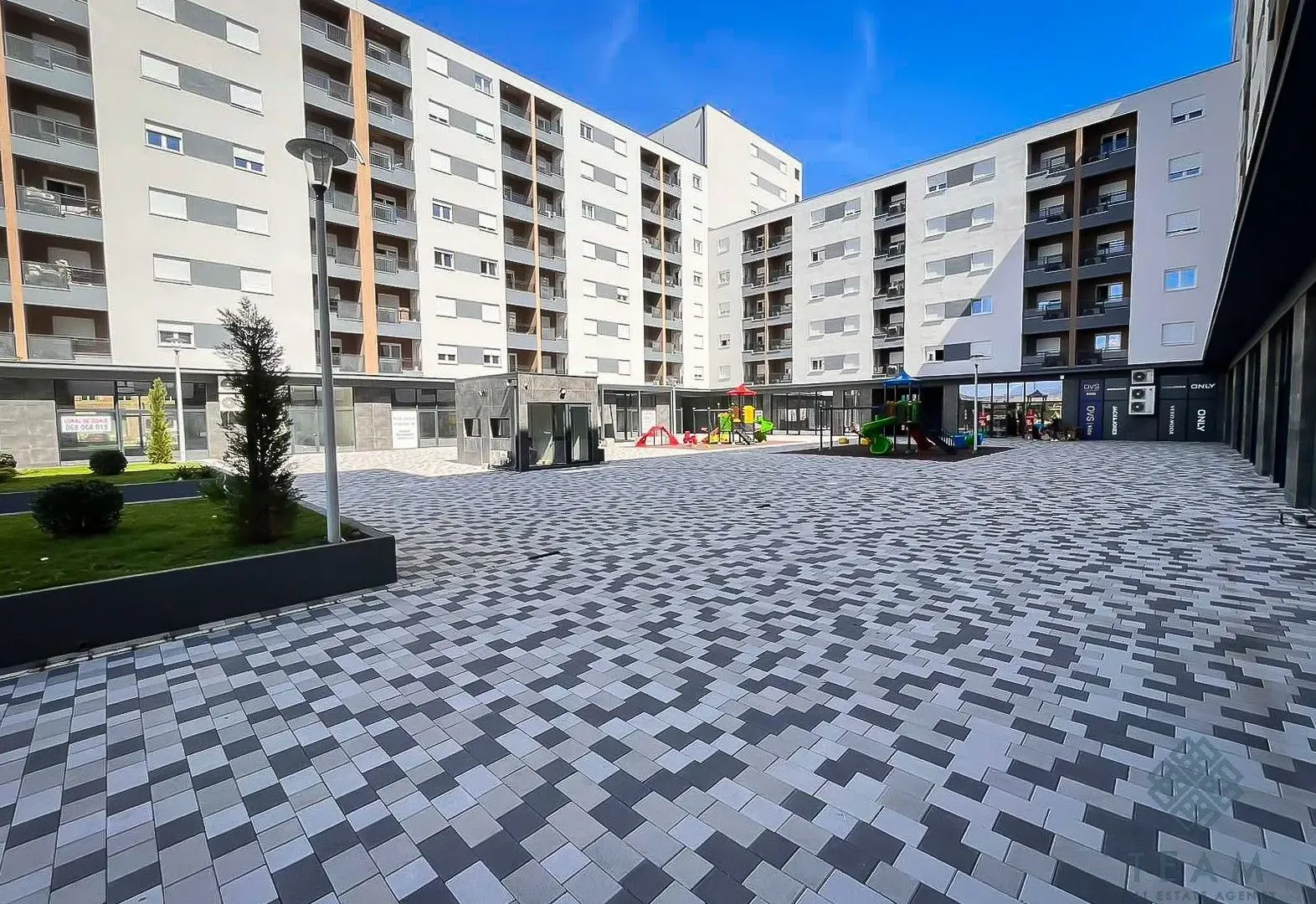 Prodaja, trosoban stan, 106m², Stari Aerodrom, Podgorica