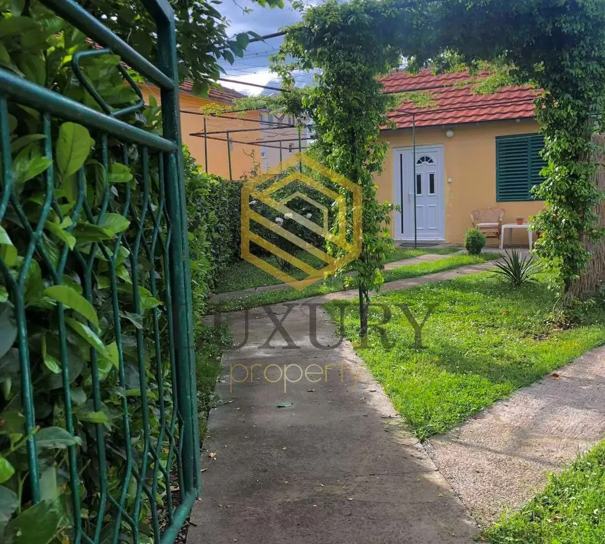 Rent, house, 30m², City Kvart, Podgorica